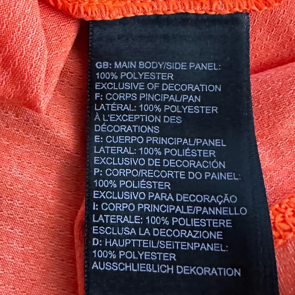 The North Face NWOT Women's Performance Tee (M) - Picture 8 of 10